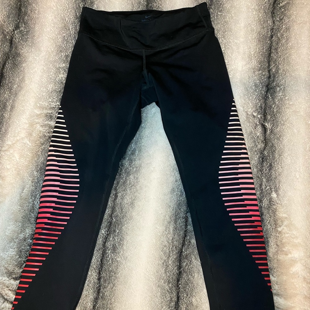 ❣️Capri workout leggings from Nike!❣️